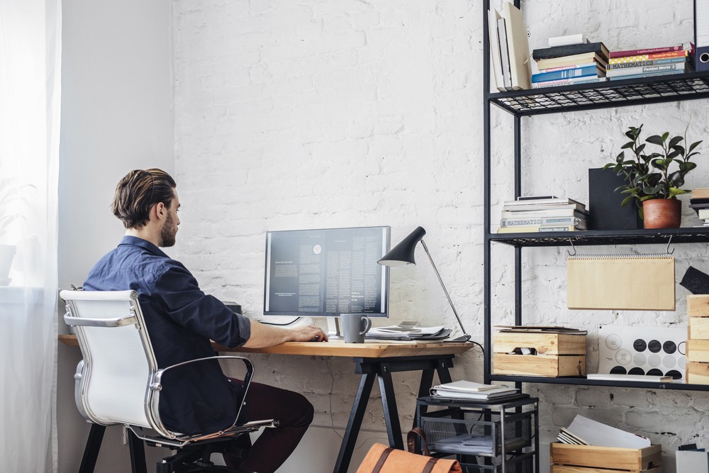 Astuces mobilier : 4 idées pour aménager un coin bureau chez soi à Nozay